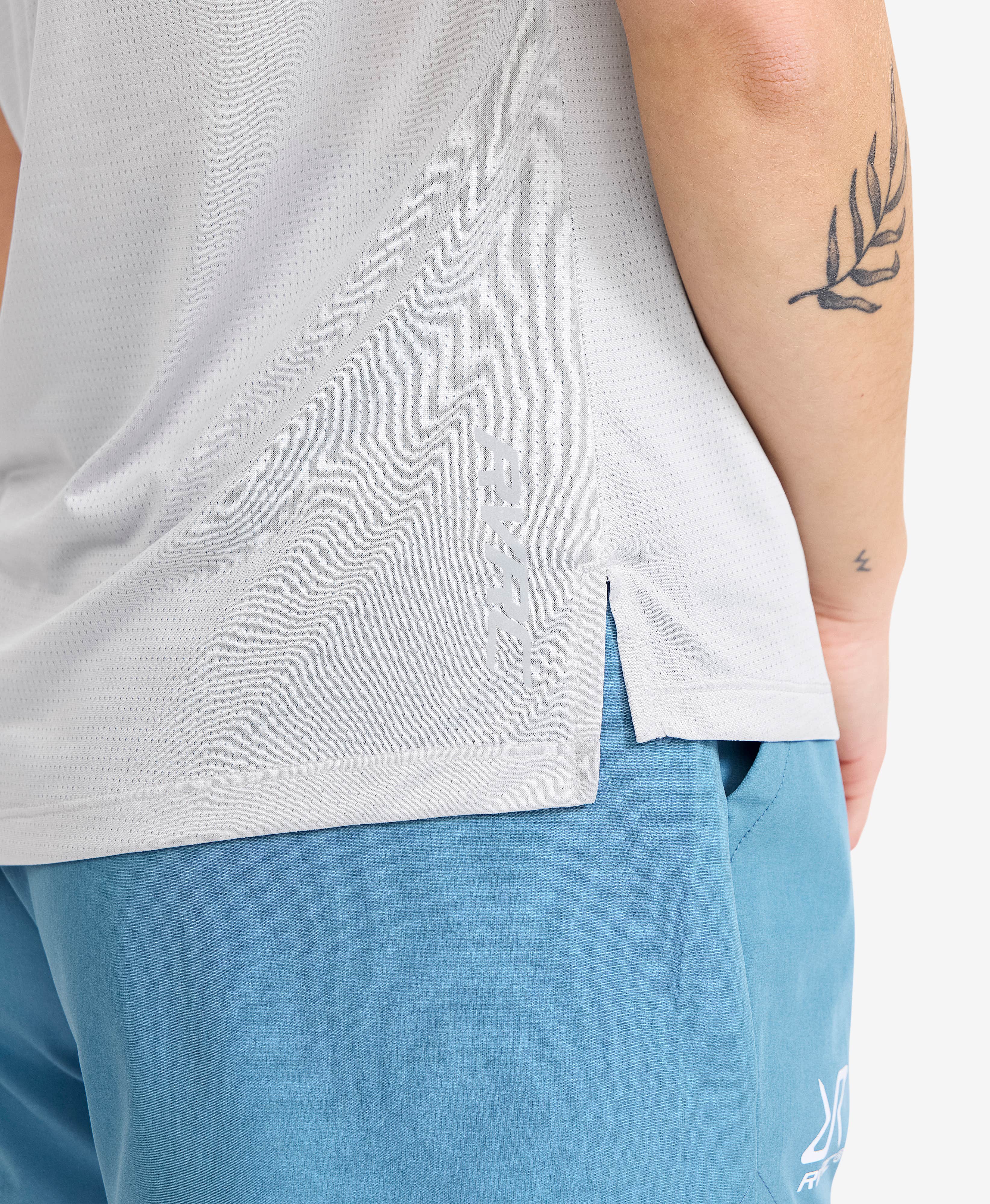 Intensity Light Crew Neck T-shirt Women