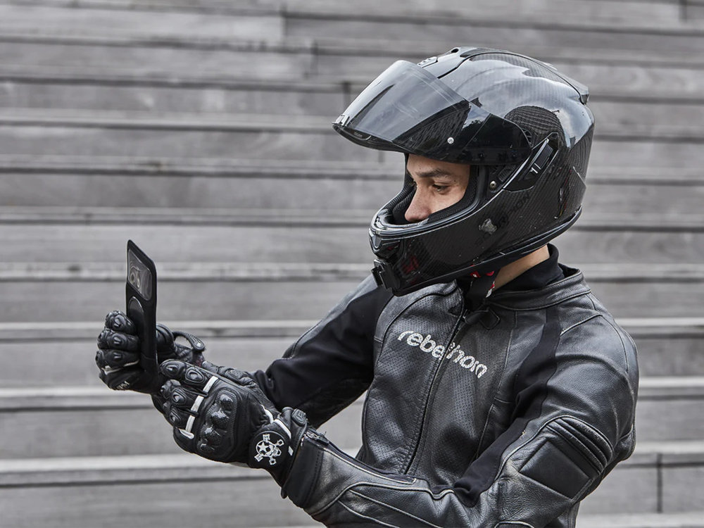 Shapeheart Magnetic Smartphone Cover with Camera Window