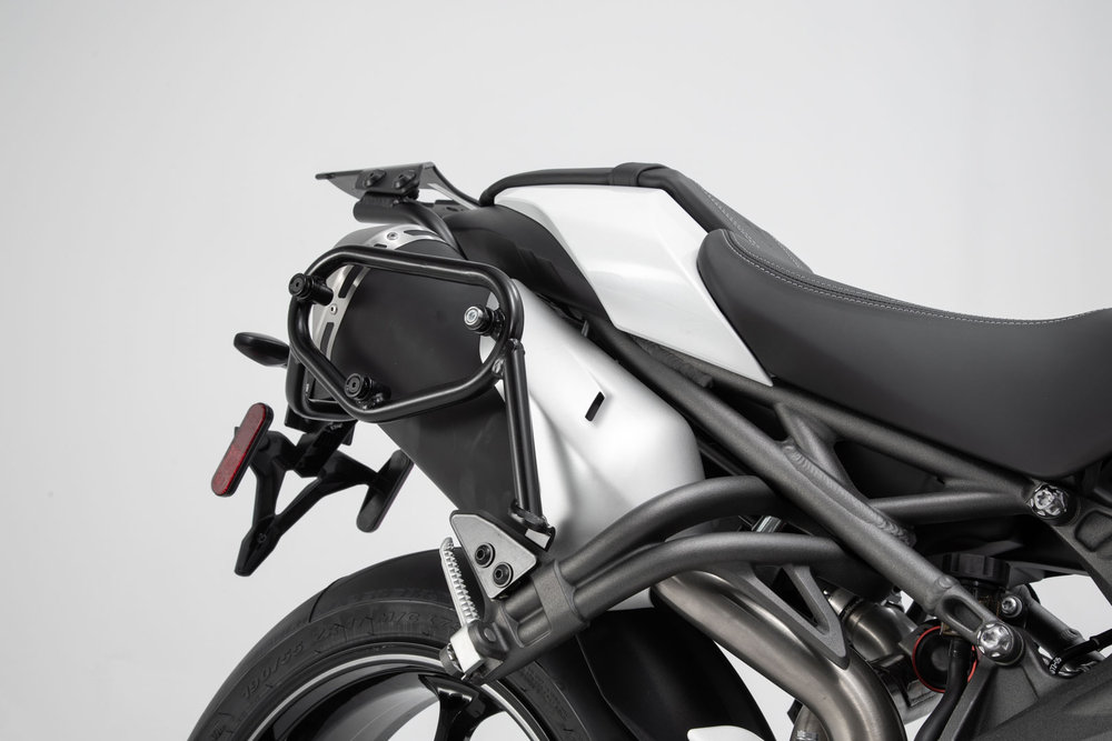 SW-Motech URBAN ABS side case system - 2x 16,5 l. Triumph Speed Triple 1050 (18-).
