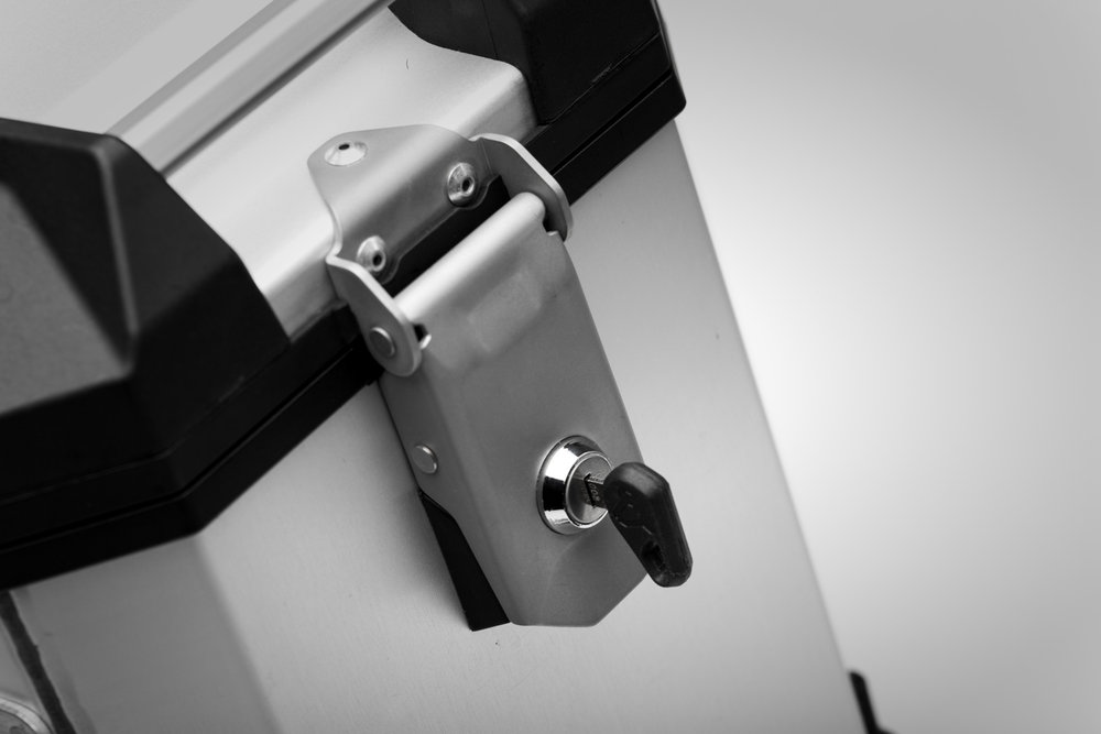 SW-Motech TRAX ADV M - Side case. Aluminum. 37 l. Left. Silver.