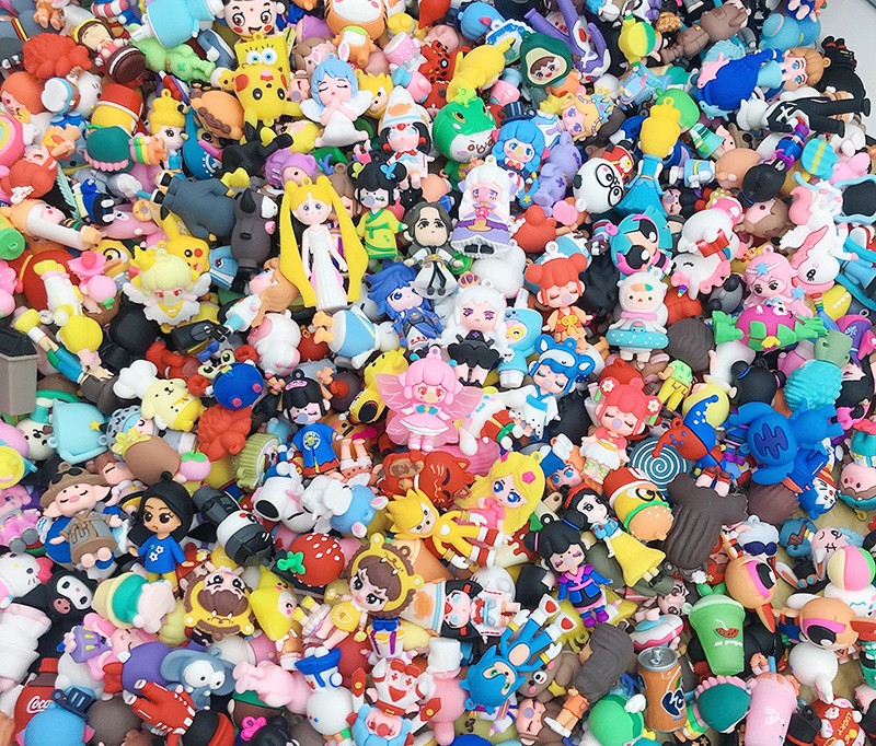 Comprehensive Collection of Anime CharactersCharacter pendant box with a drawstring closure, includes unlimited draws