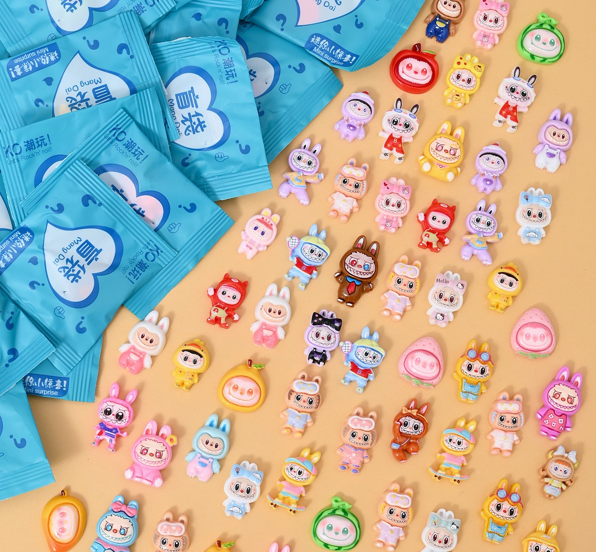 Mixed packing-Miniature pendants can be selected at will