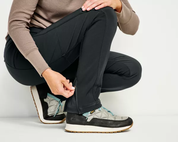 Softshell Natural Fit Straight-Leg Pants