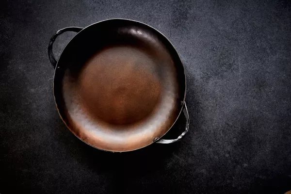 Smithey Carbon Steel Round Roaster