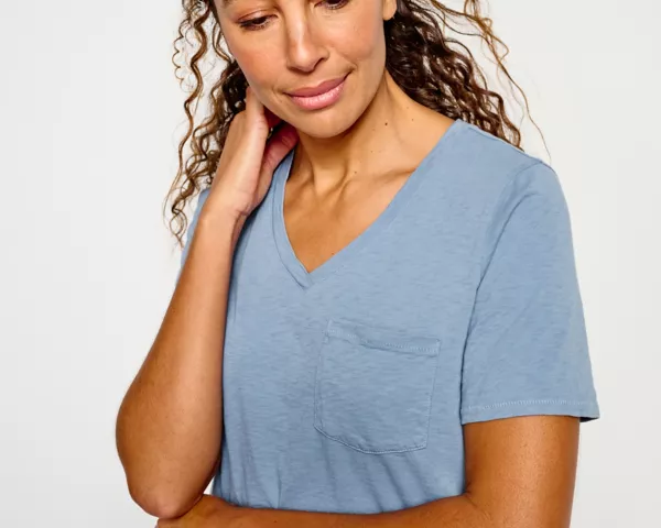 Canyon Garment-Dyed V-Neck Short-Sleeved Tee