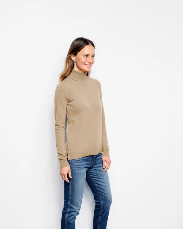 Classic Cashmere Turtleneck Sweater