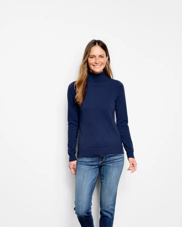 Classic Cashmere Turtleneck Sweater