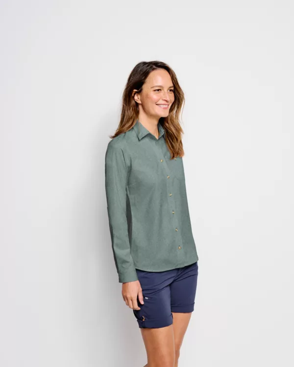Women's Long-Sleeved Tech Chambray Work Shirt