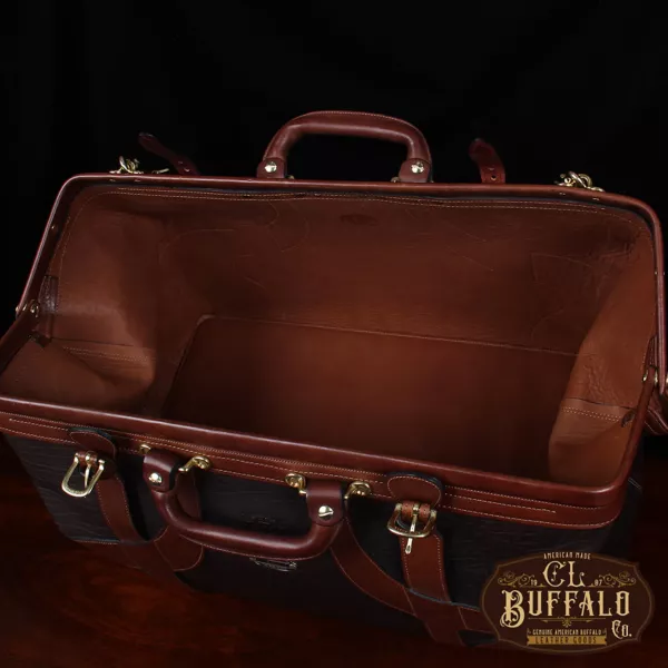American Buffalo Travel Grip Bag