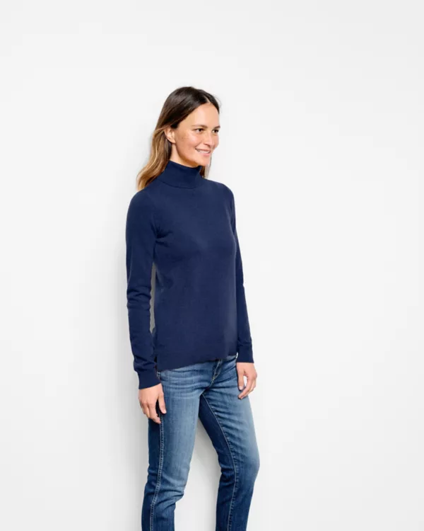 Classic Cashmere Turtleneck Sweater