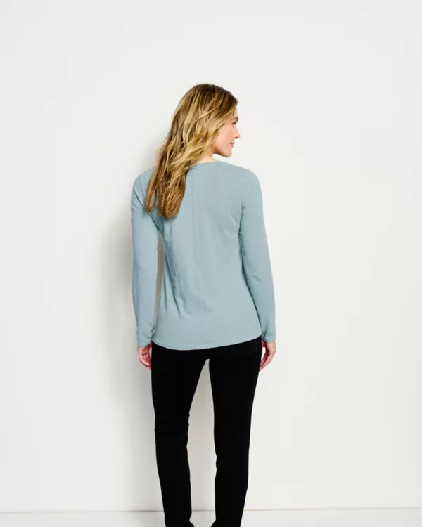 Canyon V-Neck Long-Sleeved Tee