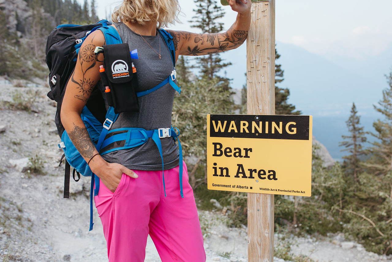 Kodiak Bear Necessities Holster Kit 225g with 6 bear bangers