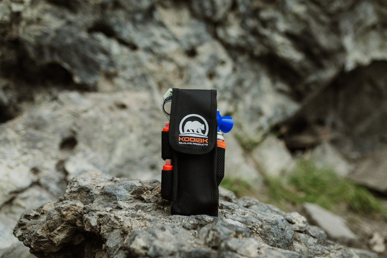 Kodiak Bear Necessities Holster Kit 225g with 6 bear bangers