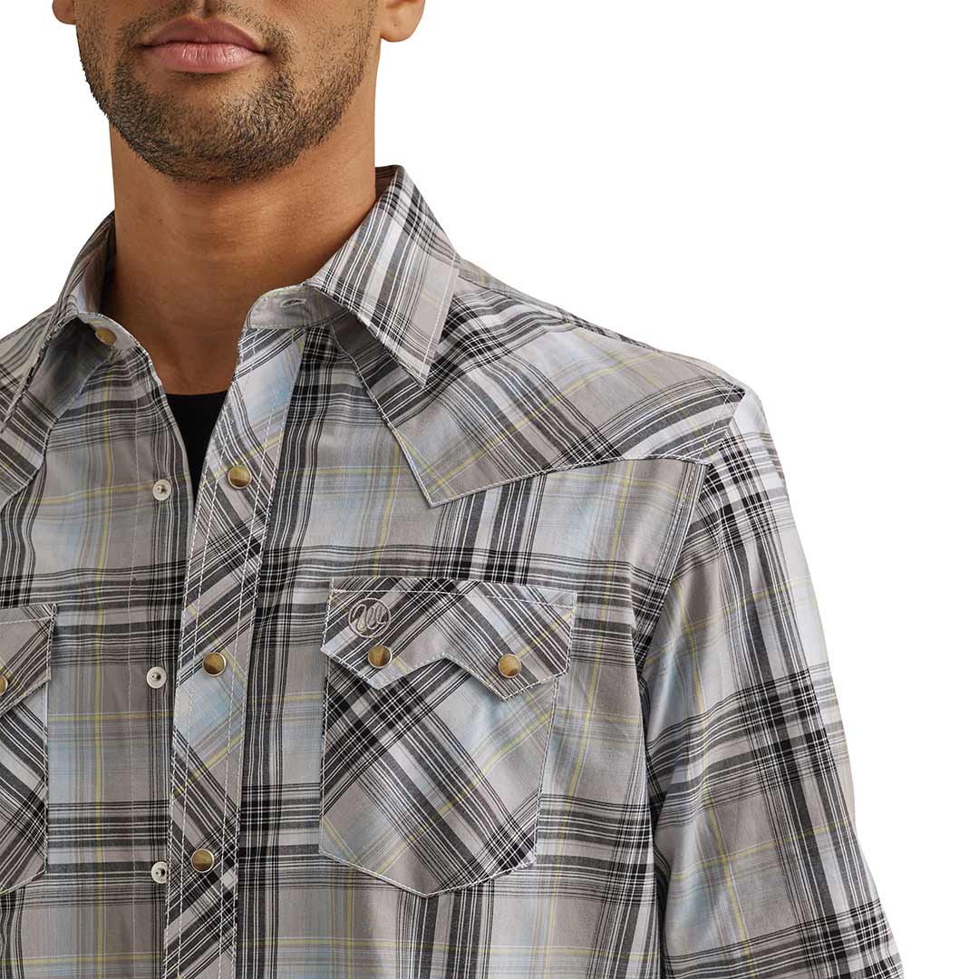Wrangler Men's Retro Modern Fit Plaid Snap Shirt