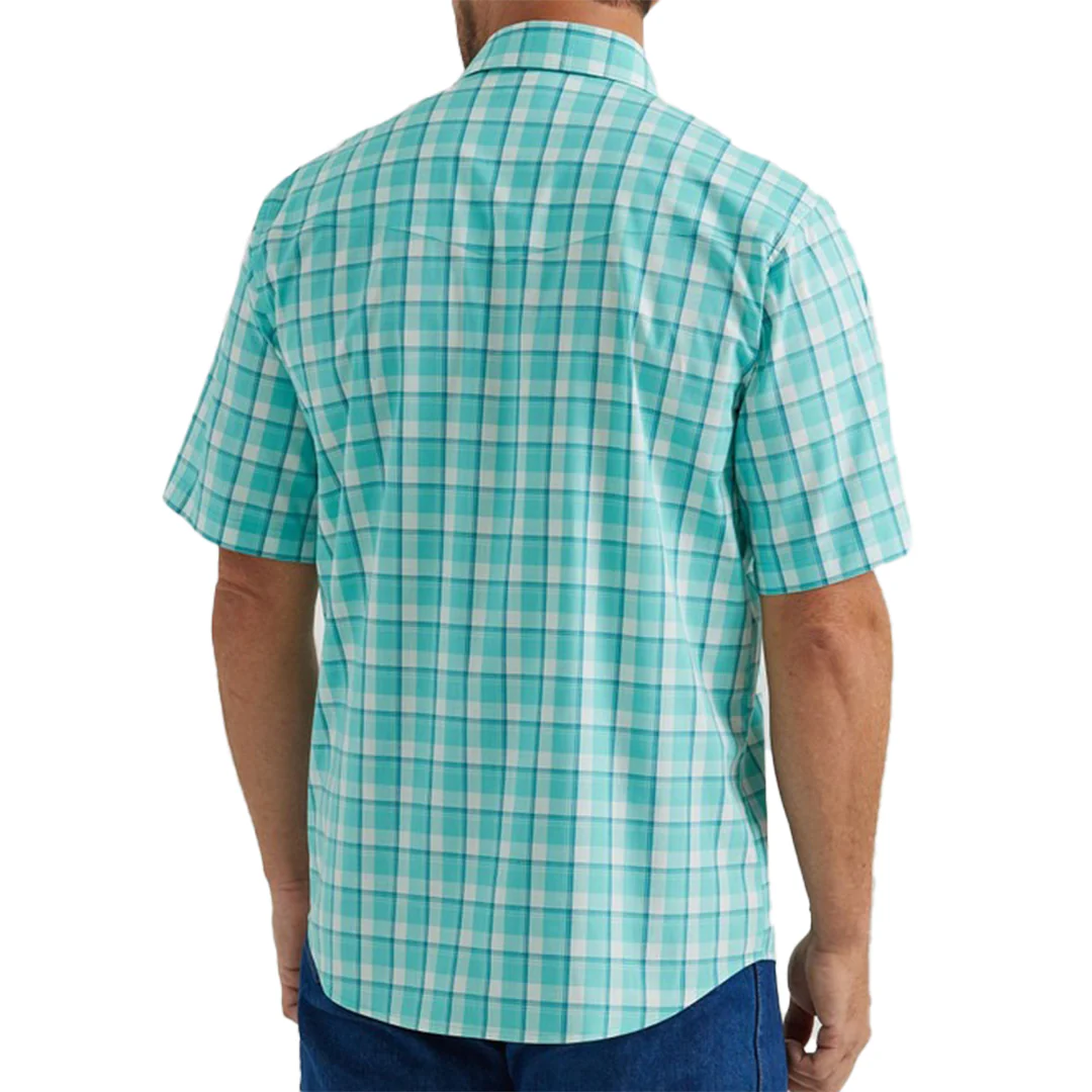 Wrangler Men's Wrinkle Resist Turquoise Plaid Snap Short Sleeve Shirt
