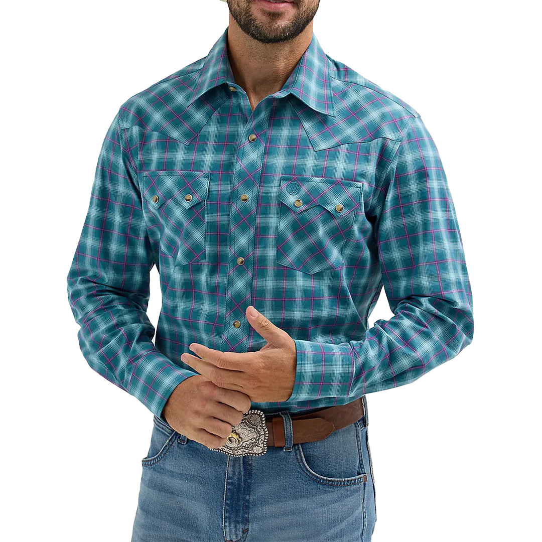 Wrangler Men's Retro Plaid Long Sleeve Snap Shirt