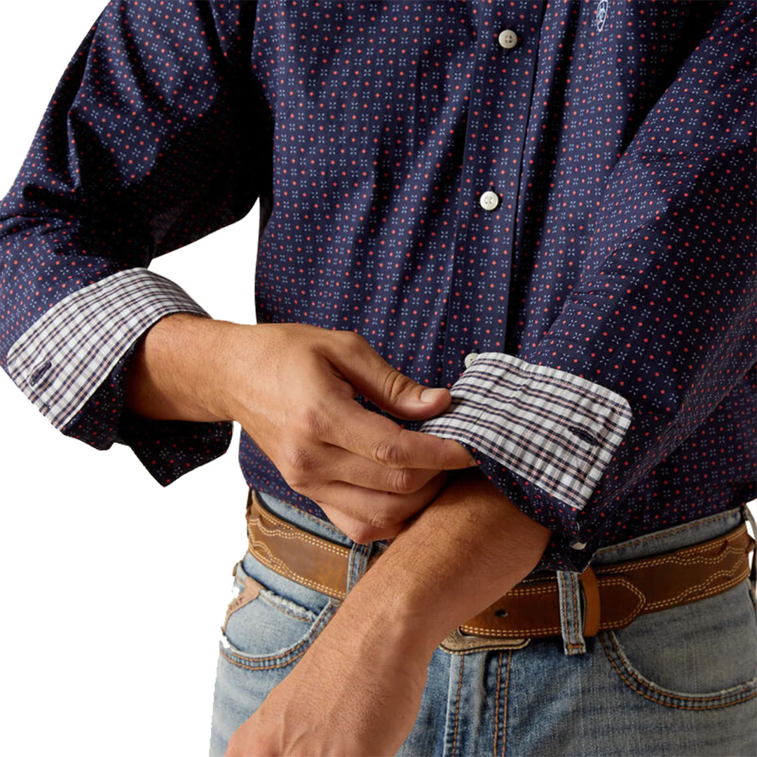 Ariat Men's Wrinkle Free Wells Fitted Long Sleeve Button Shirt