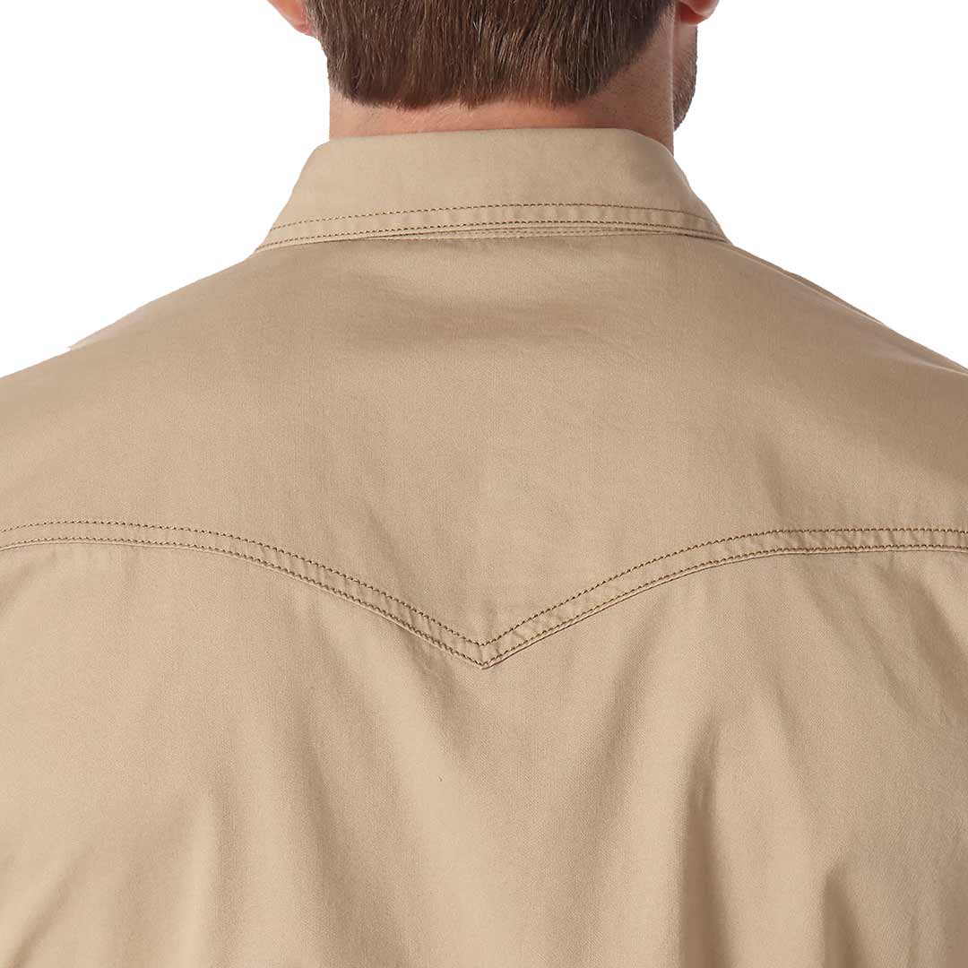 Wrangler Men's Contrast Trim Solid Snap Shirt