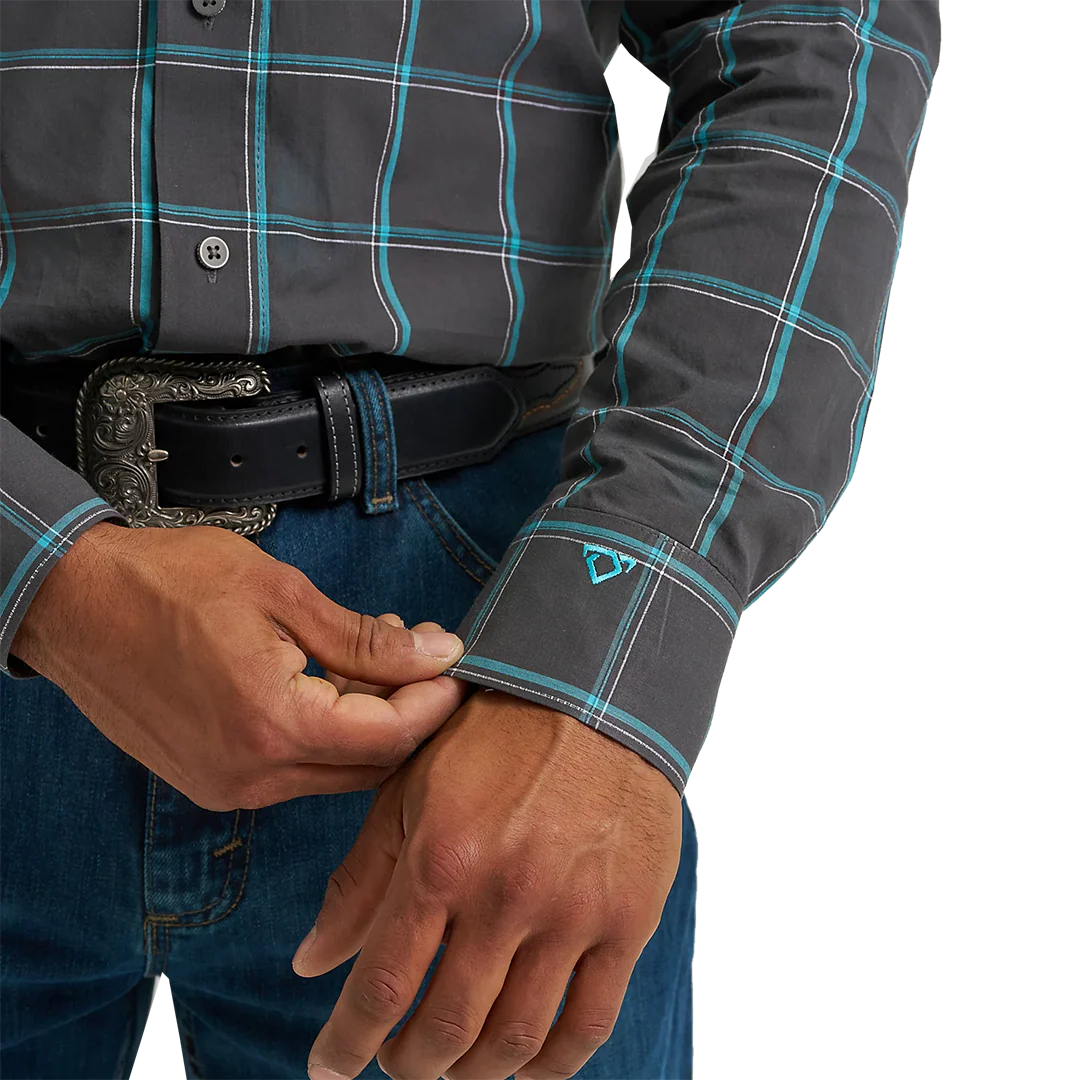 Wrangler Men's Cody Johnson Long Sleeve Button Down Shirt