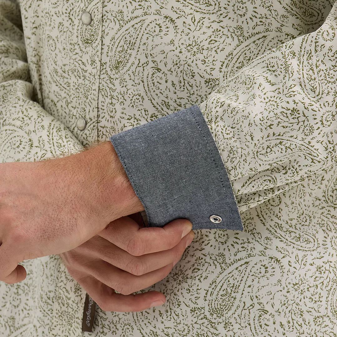 Wrangler Men's Retro Paisley Long Sleeve Snap Shirt