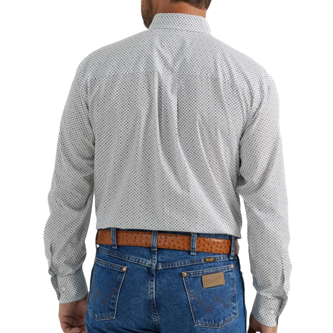 Wrangler Men's Classic Relaxed Fit Button-Down Shirt