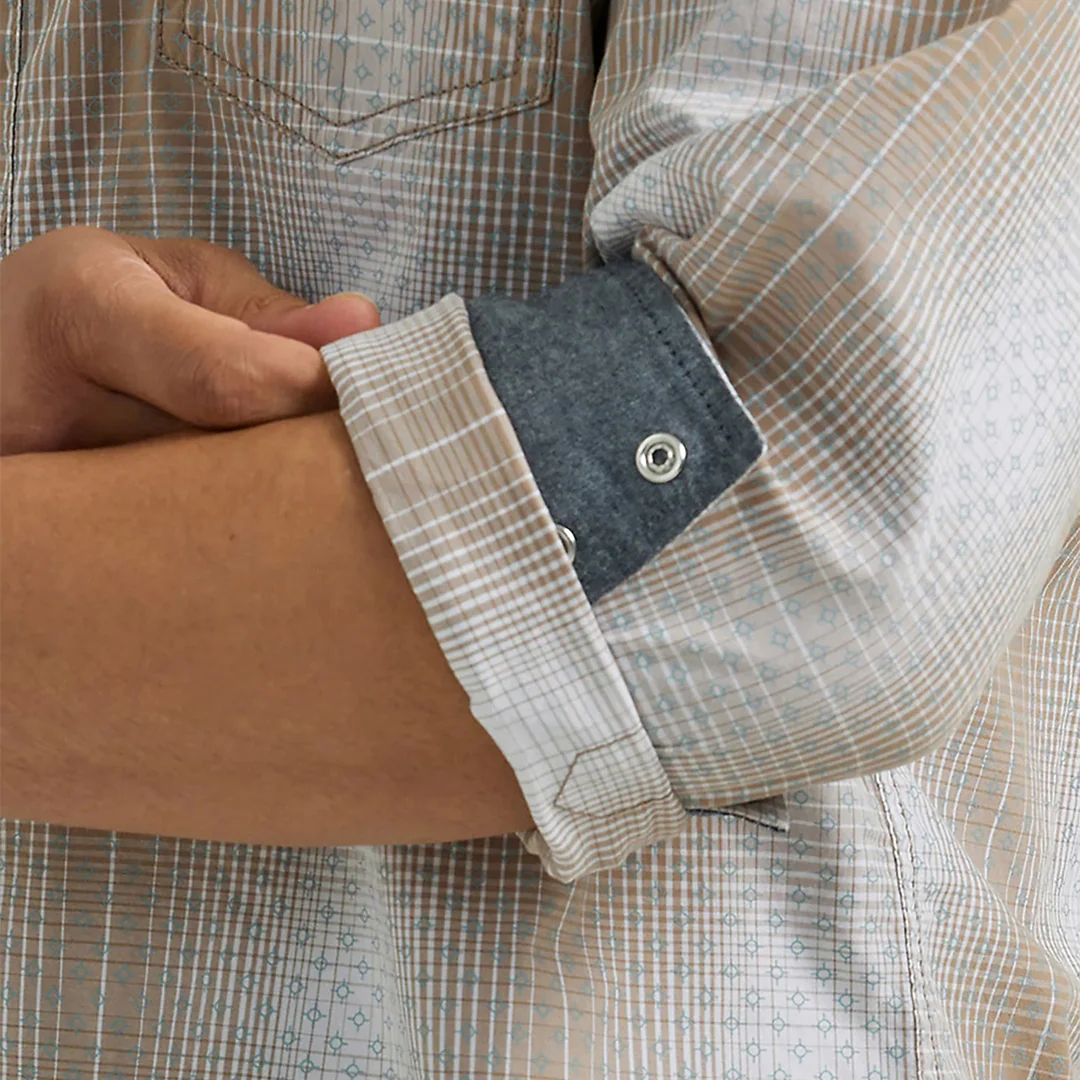 Wrangler Men's Retro Plaid Long Sleeve Snap Shirt