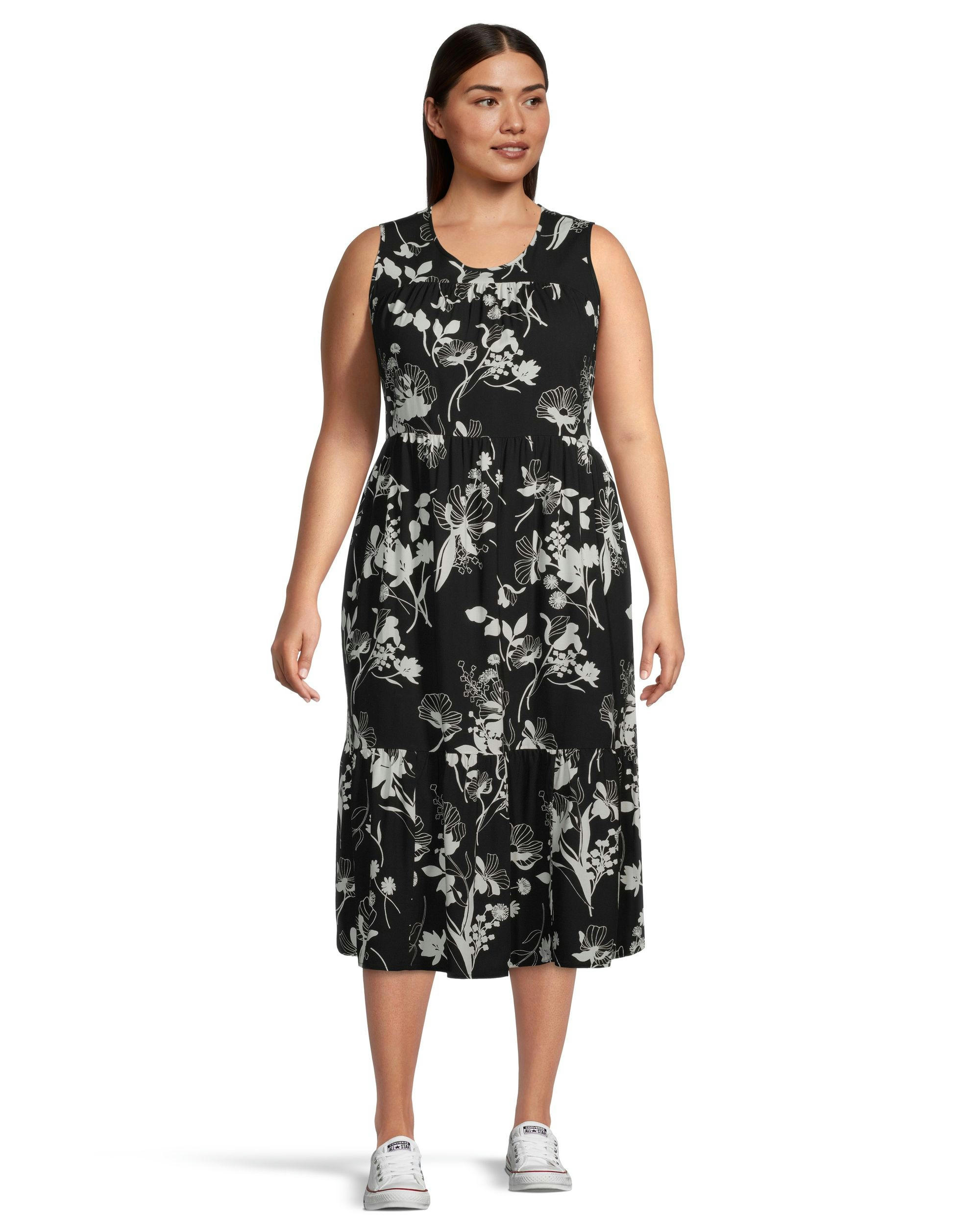 Women's Sleeveless Scoop Neck Tiered Midi Dress