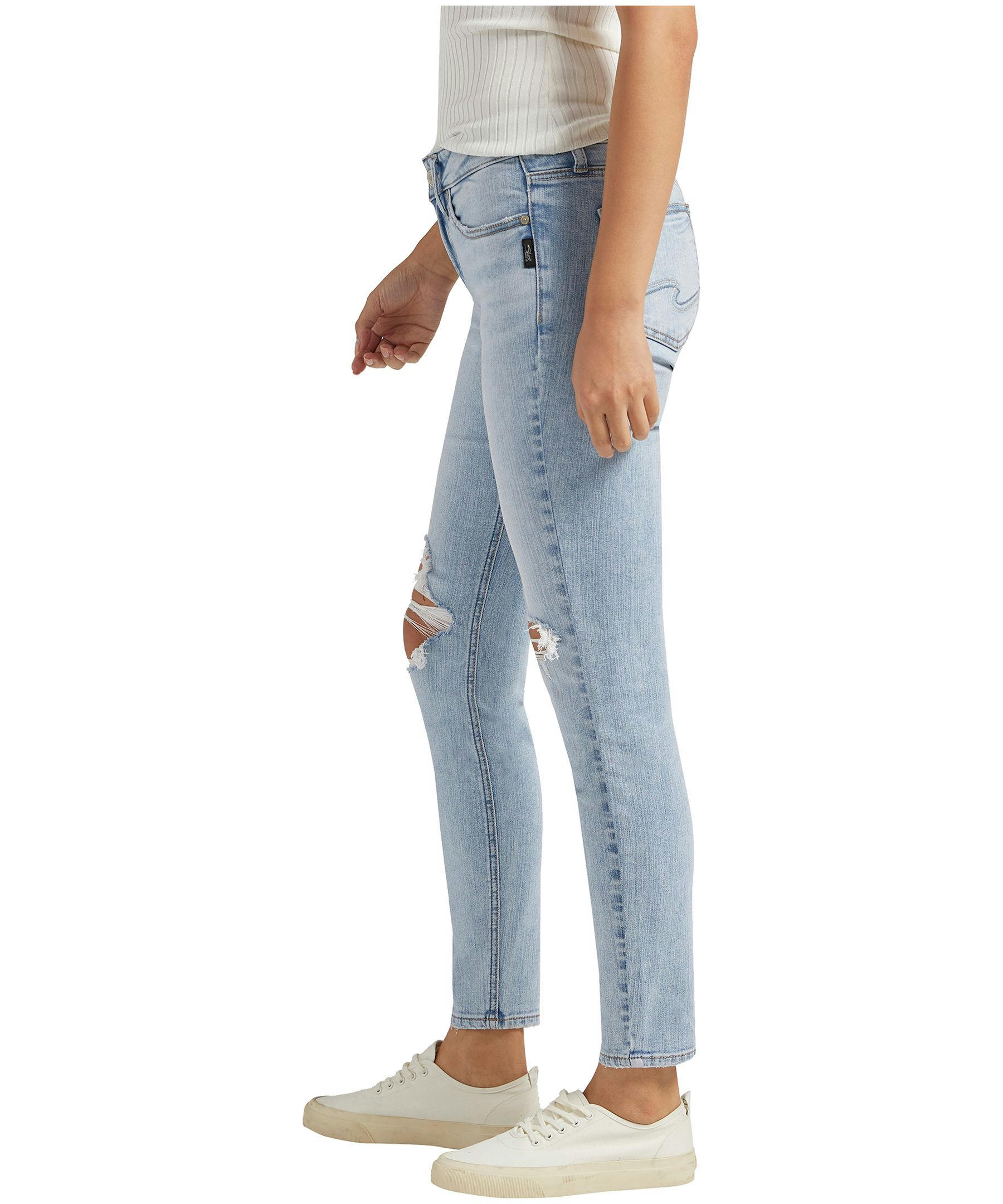 Silver Women's Suki Curvy Fit Mid Rise Skinny Jeans - Light Indigo