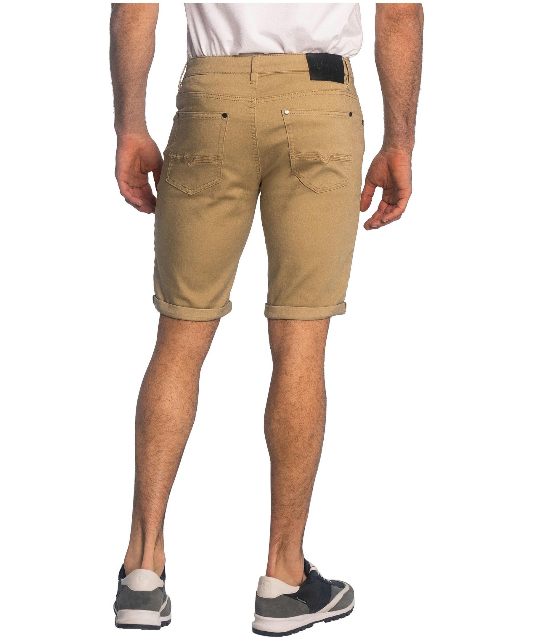 Black Bull Men's Luke Low Rise Relaxed Fit Shorts