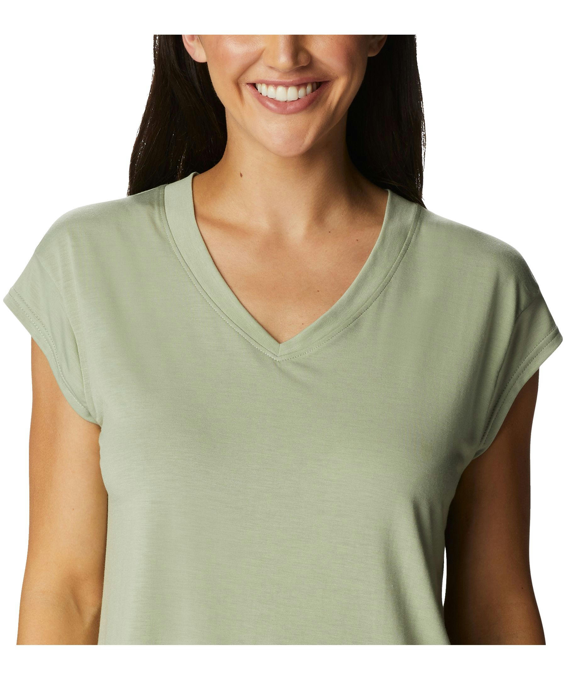 Columbia Women's Boundless Beauty Omni-Wick V-Neck T Shirt