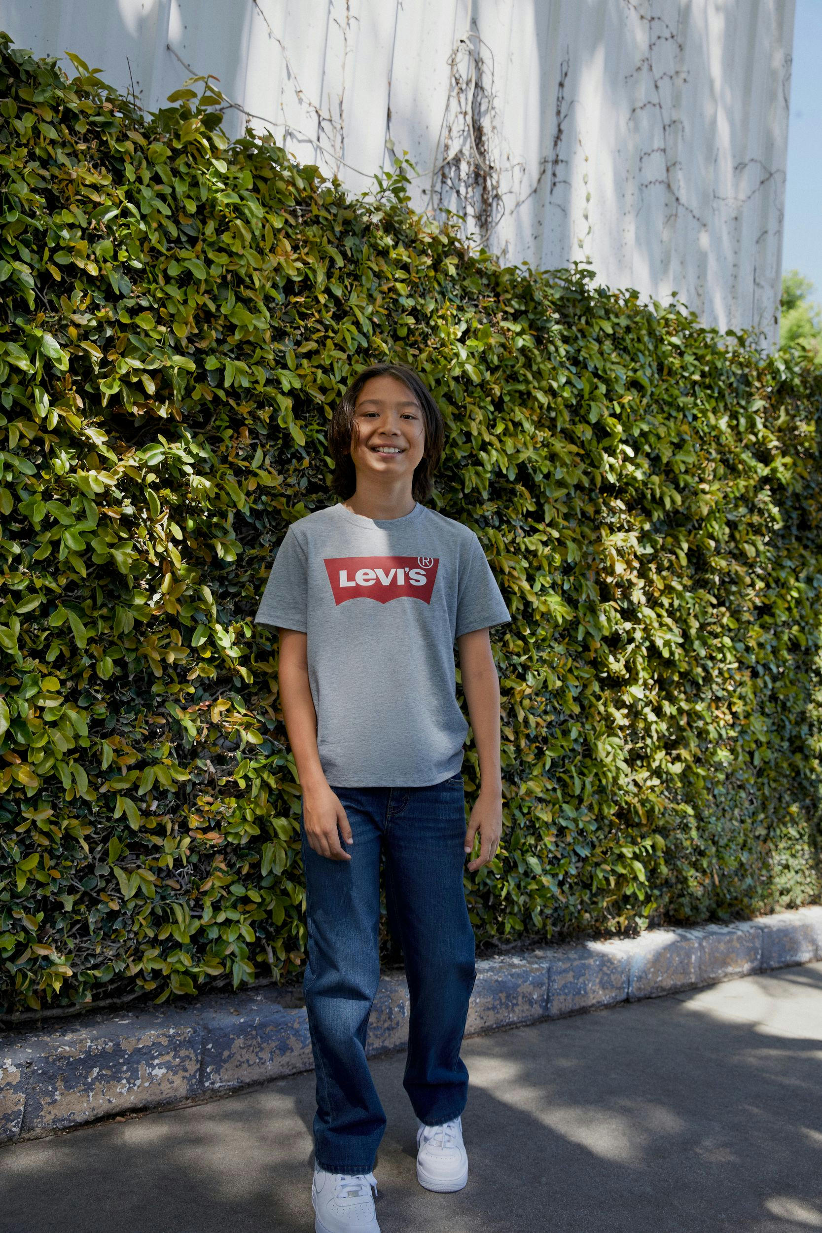 Levi's Kids' Unisex Batwing Graphic Short Sleeve T Shirt