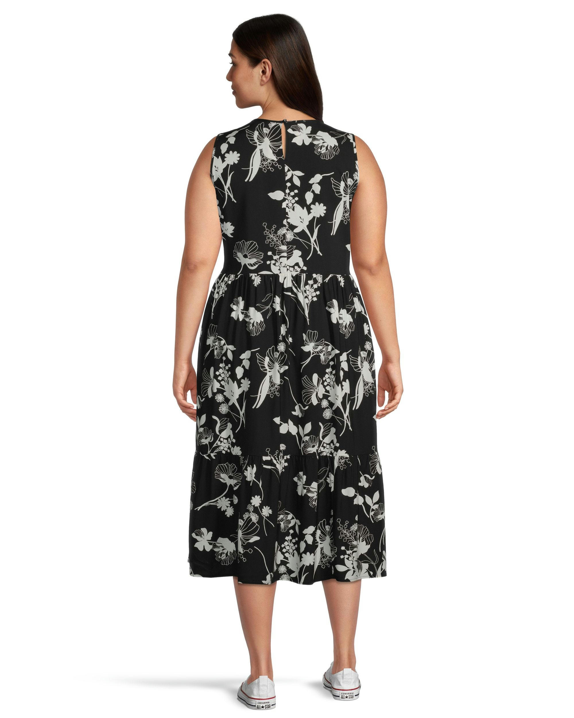 Women's Sleeveless Scoop Neck Tiered Midi Dress