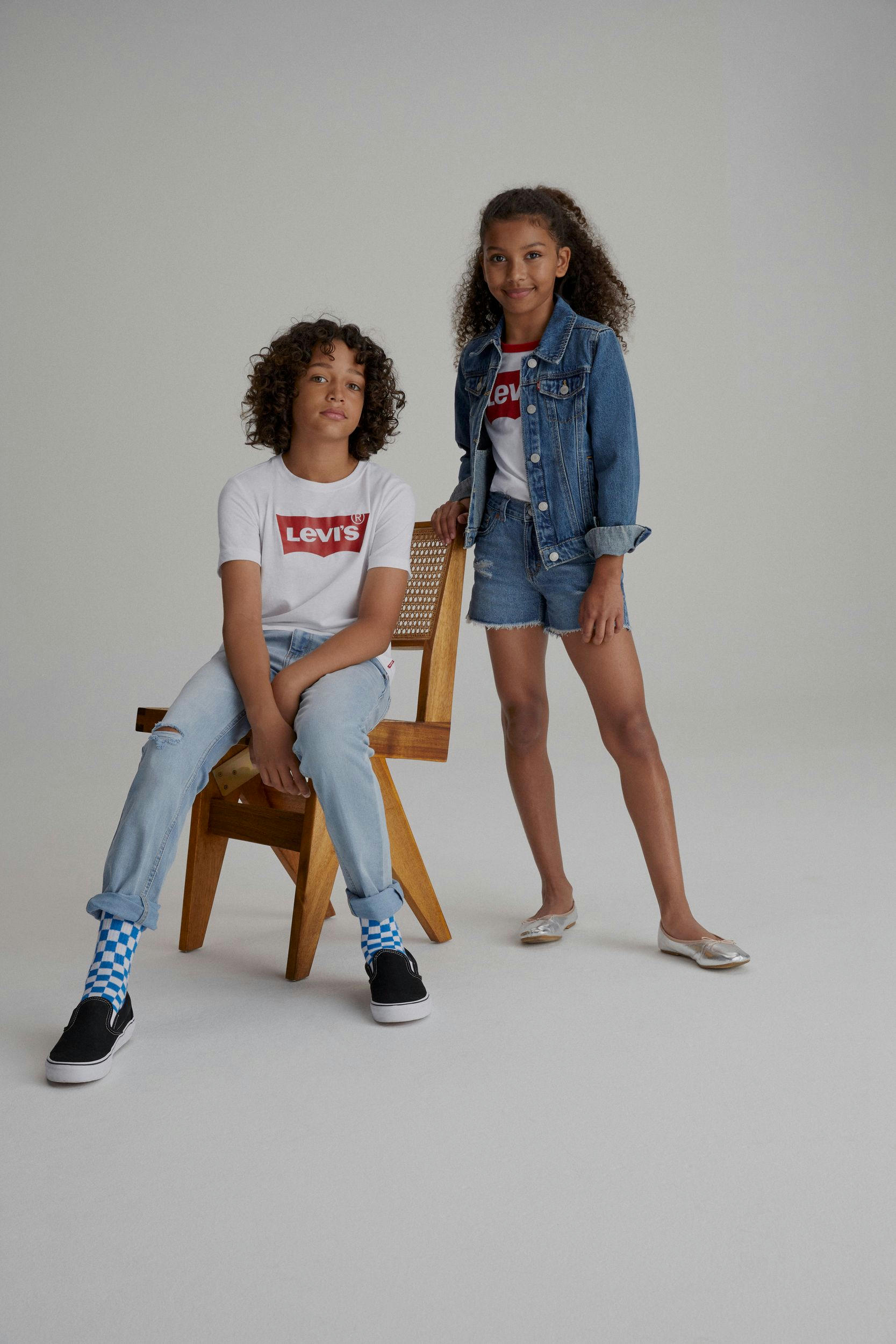 Levi's Kids' Unisex Batwing Graphic Short Sleeve T Shirt