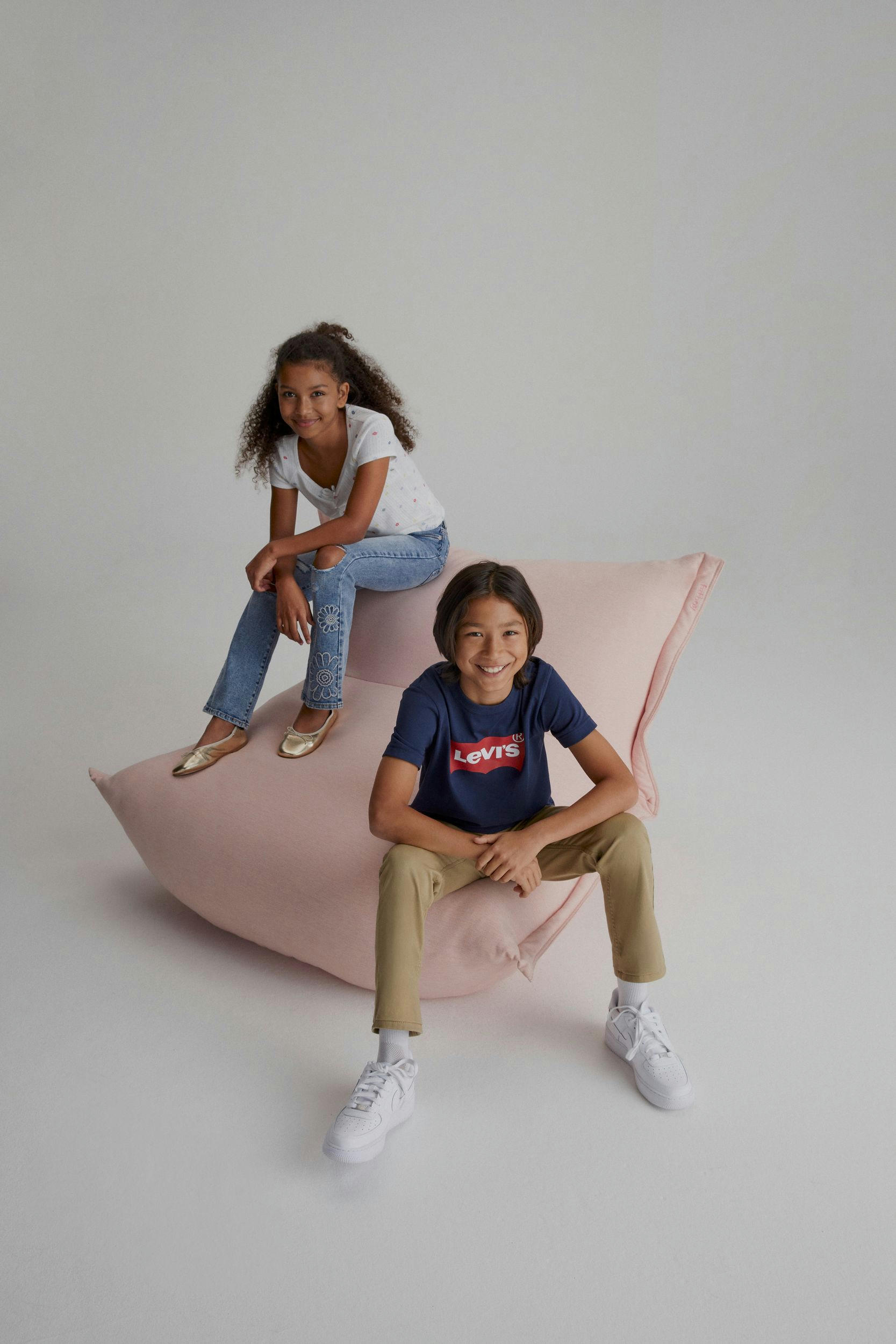 Levi's Kids' Unisex Batwing Graphic Short Sleeve T Shirt