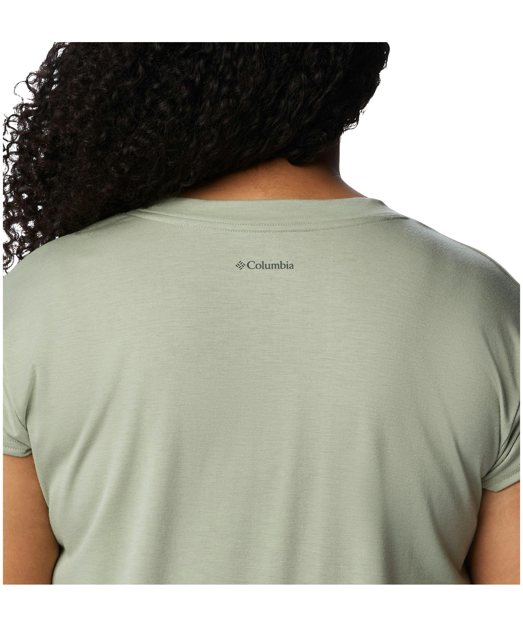 Columbia Women's Boundless Beauty Omni-Wick V-Neck T Shirt