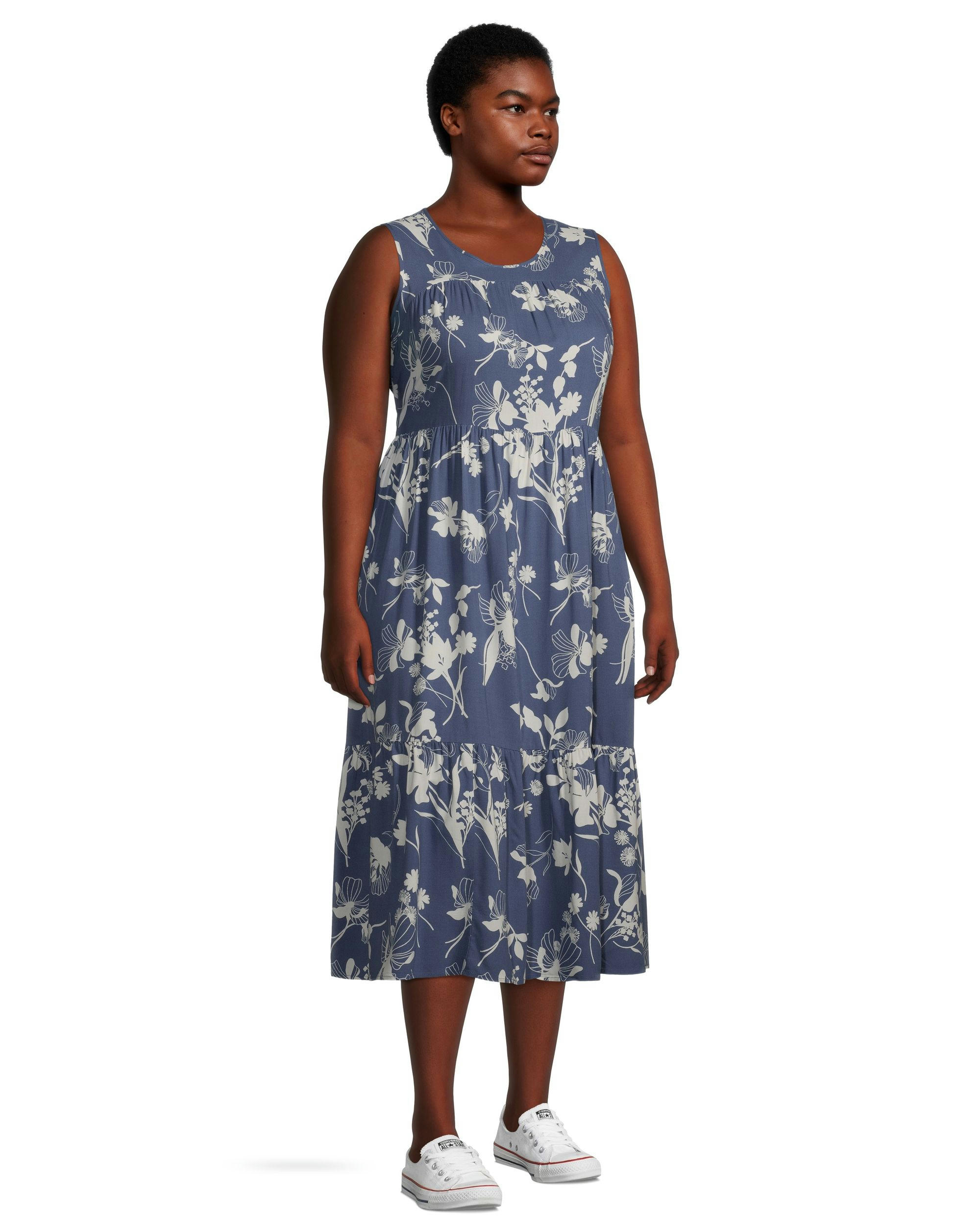 Women's Sleeveless Scoop Neck Tiered Midi Dress