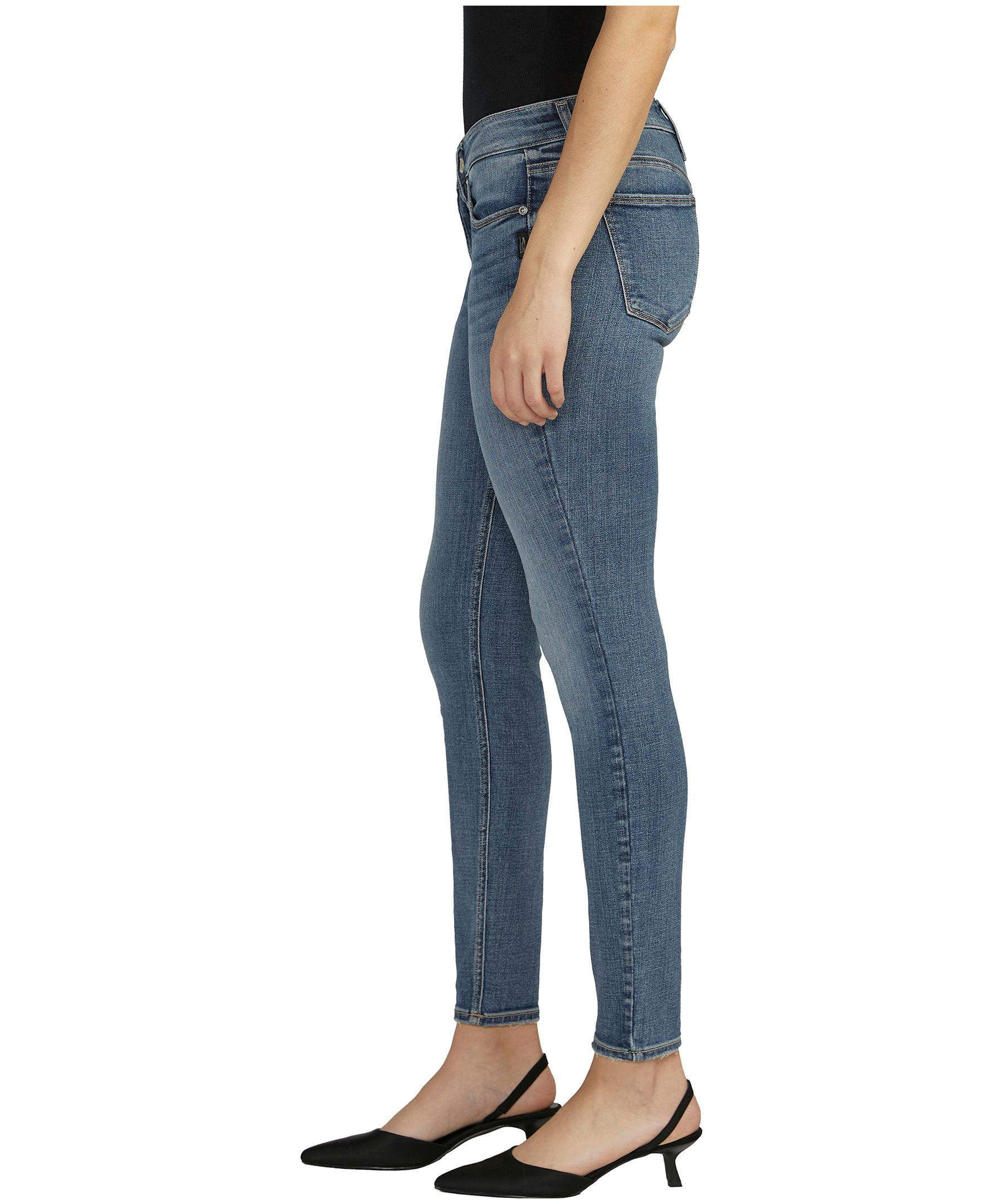 Silver Women's Suki Mid Rise Curvy Fit Skinny Jeans