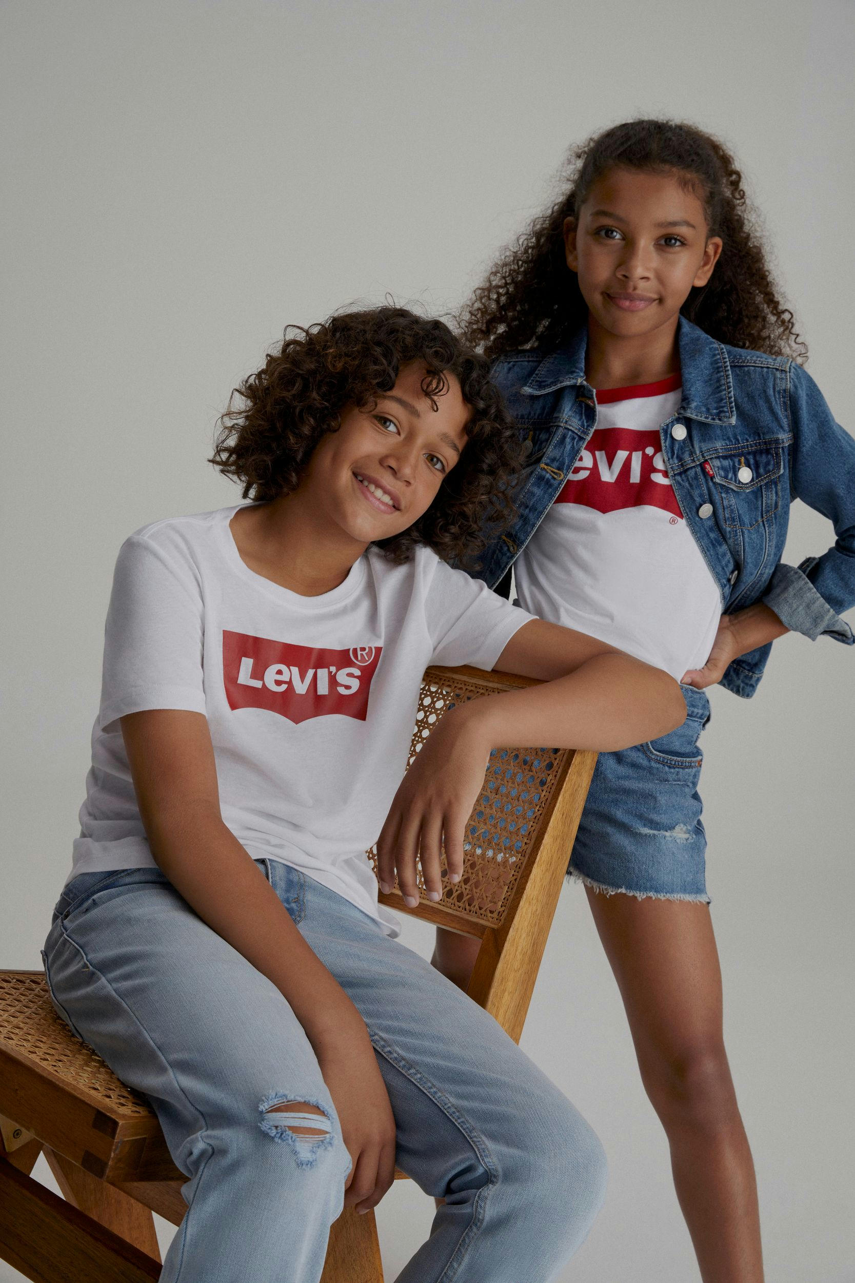 Levi's Kids' Unisex Batwing Graphic Short Sleeve T Shirt