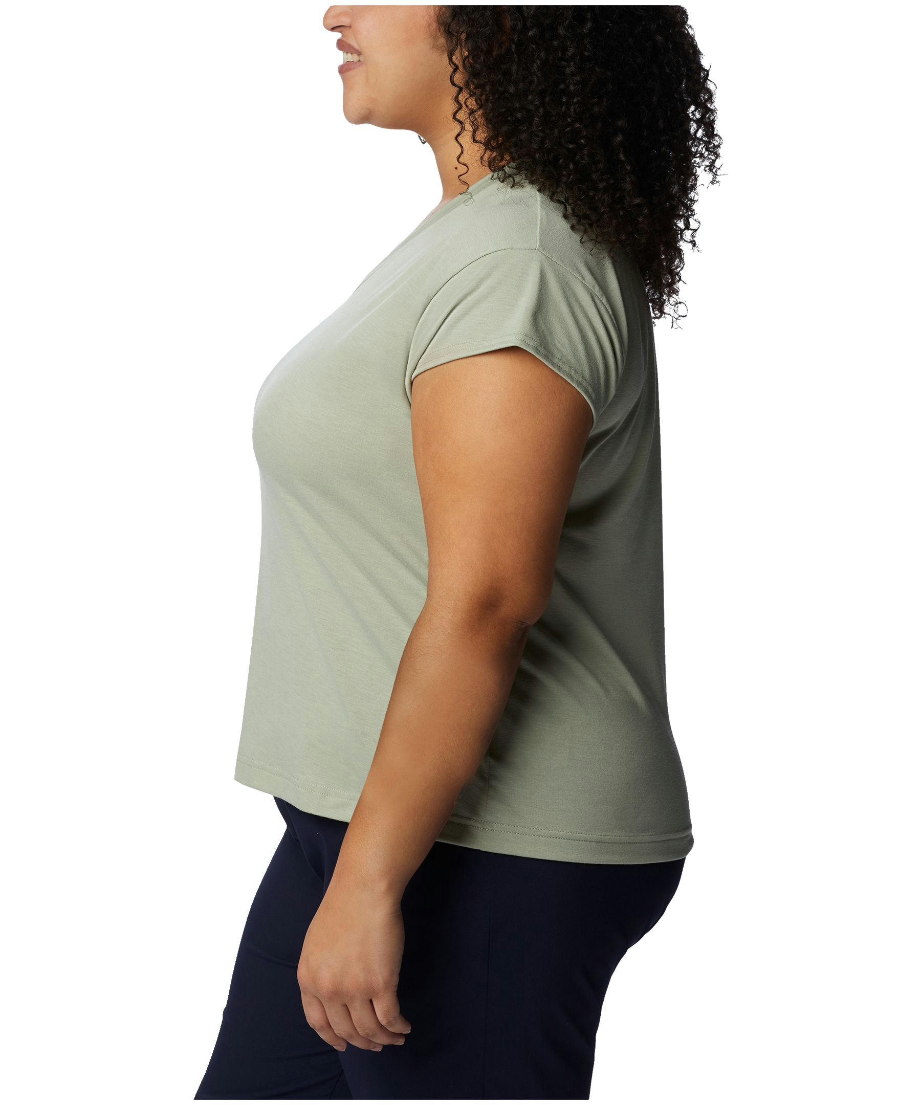 Columbia Women's Boundless Beauty Omni-Wick V-Neck T Shirt