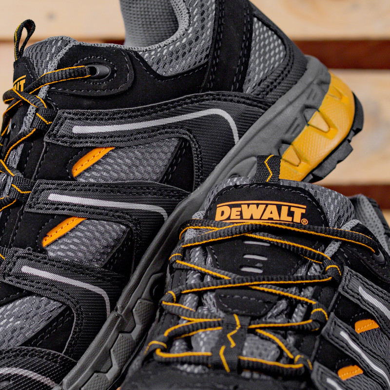 DeWalt Cutter Safety Trainers Size 5