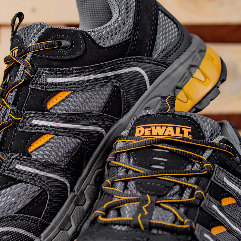 DeWalt Cutter Safety Trainers Size 7