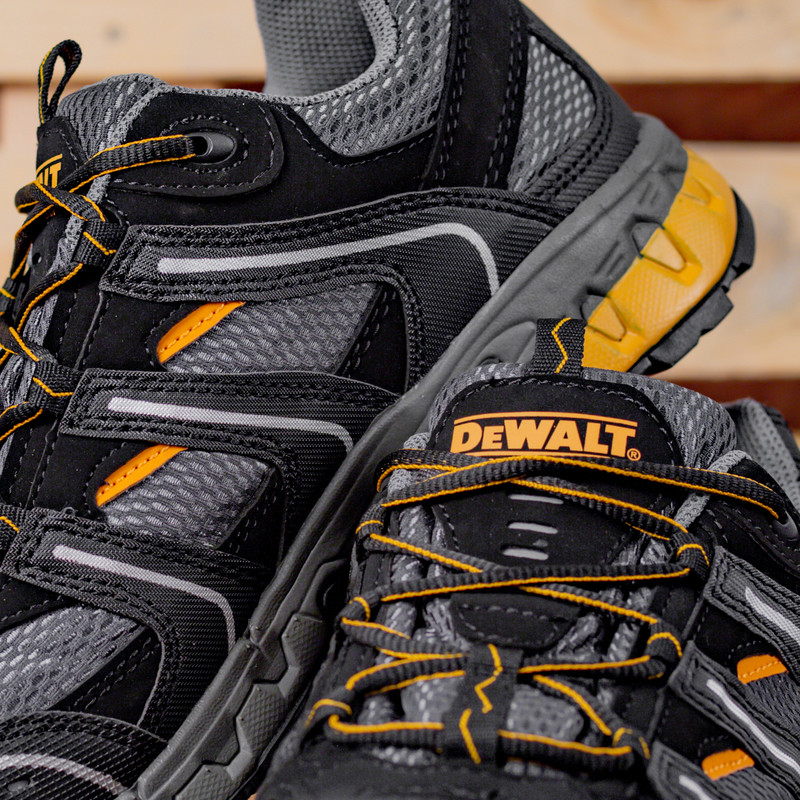 DeWalt Cutter Safety Trainers Size 8