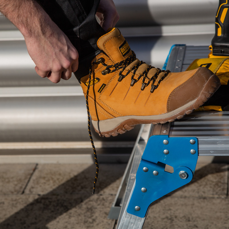 DeWalt Farnham Waterproof Safety Boots Size 10