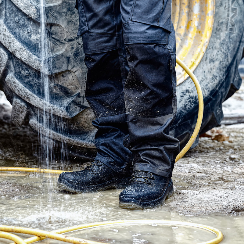 DeWalt Newark Waterproof Safety Boots Black Size 8