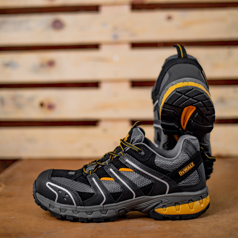 DeWalt Cutter Safety Trainers Size 8