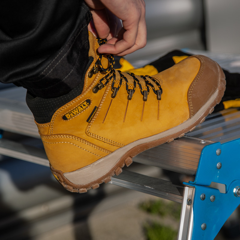 DeWalt Farnham Waterproof Safety Boots Size 12