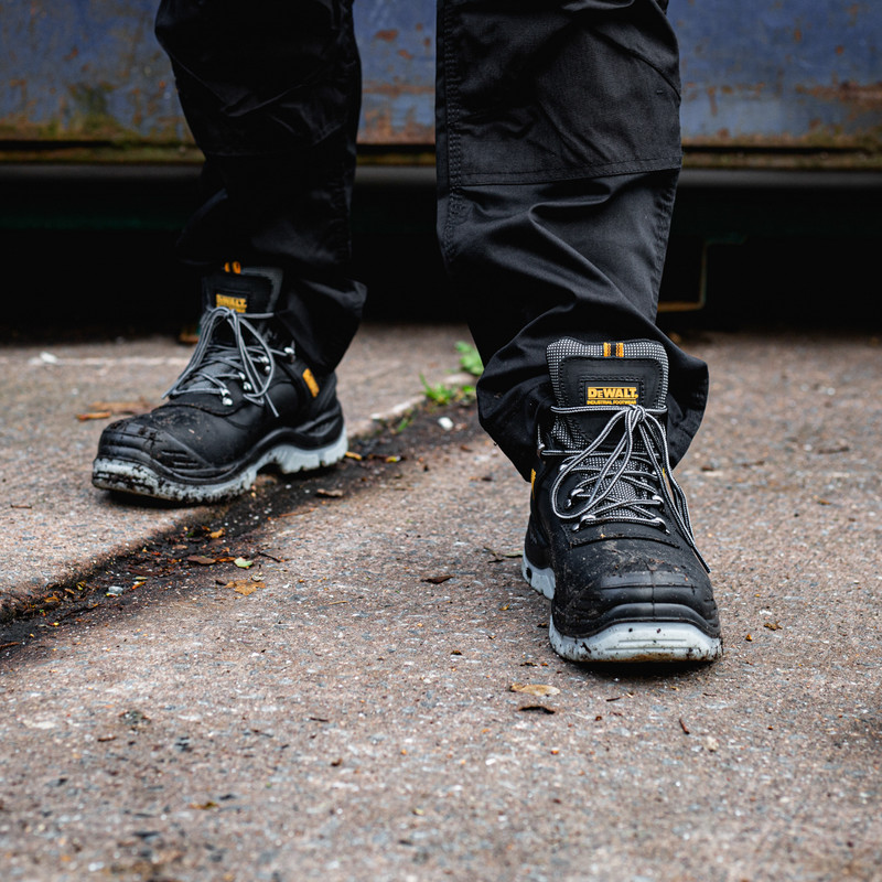 DeWalt Laser Safety Boots Size 9