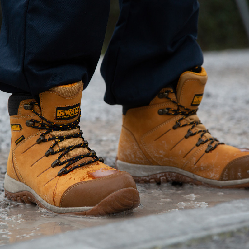 DeWalt Farnham Waterproof Safety Boots Size 9