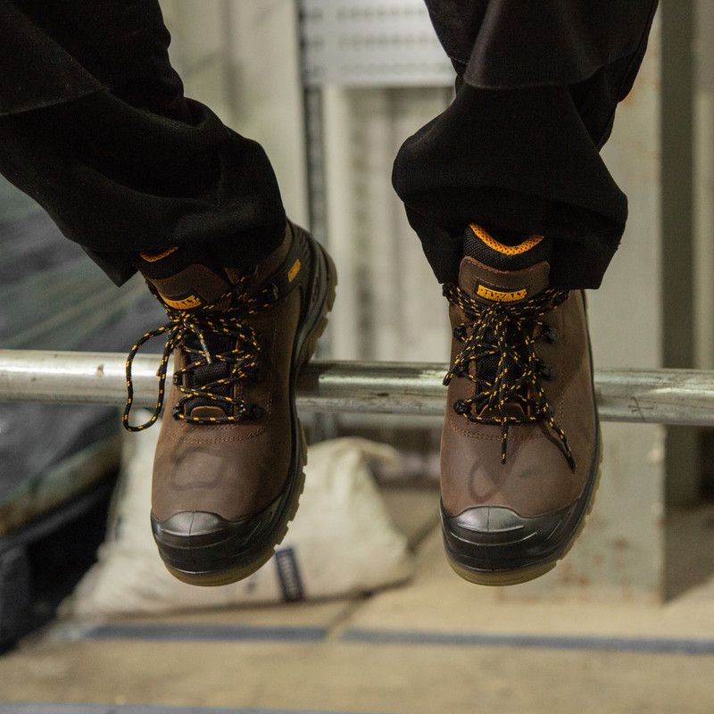 DeWalt Newark Waterproof Safety Boots Dark Brown Size 11