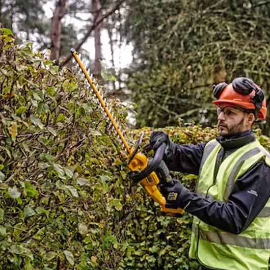 DEWALT 18V XR Brushless 55cm (22") Hedge Trimmer Skin DCMHT563N-XE